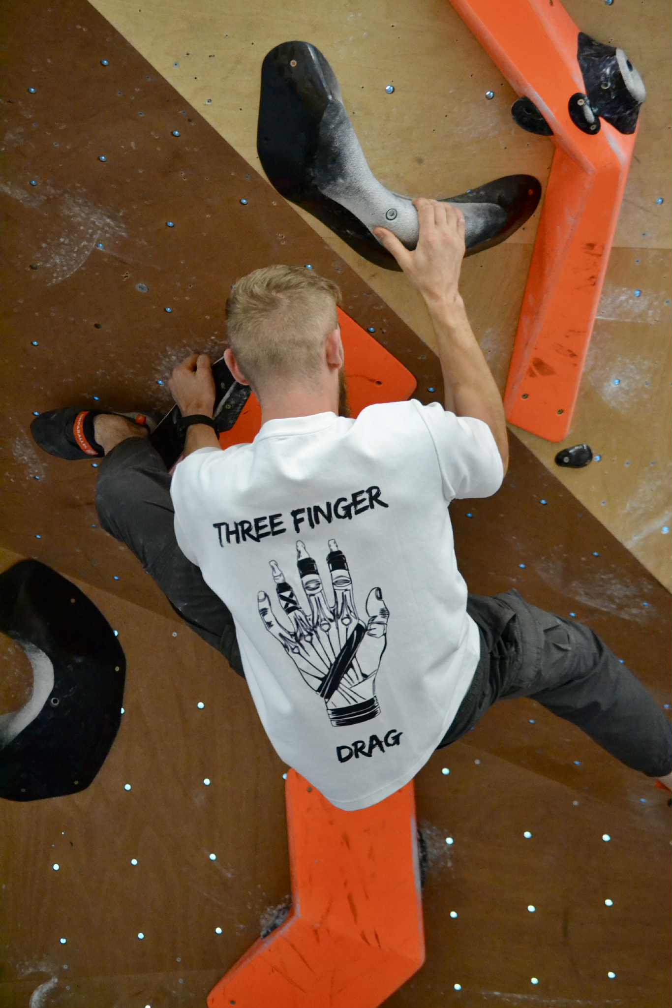 Three finger drag - White